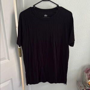 ALO Yoga Men's Black T-Shirt